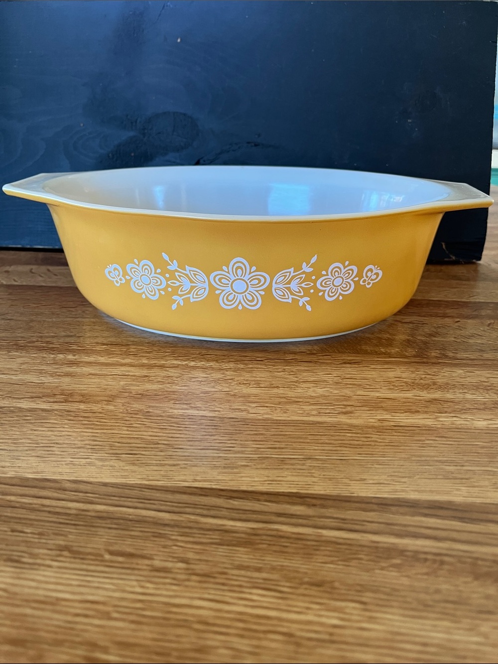 Pyrex Butterfly Gold Casserole Dish